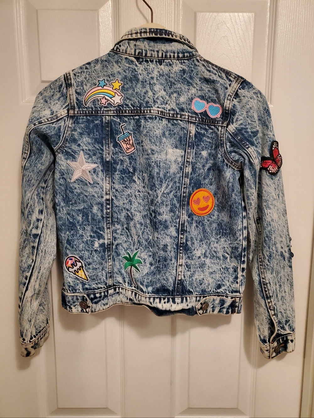 Girls Lola and the Boys Acid Wash Denim Jacket with Patches Size 14 - Picture 6 of 9